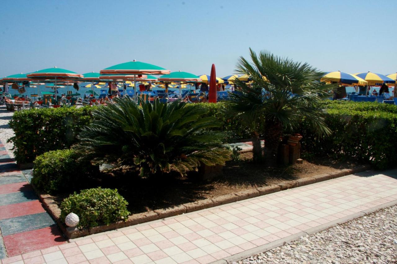 Hotel Angela Fano Exterior foto